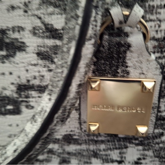 Beautiful, leopard print tote/satchel bag. In excellent condition barely worn - Picture 3 of 4